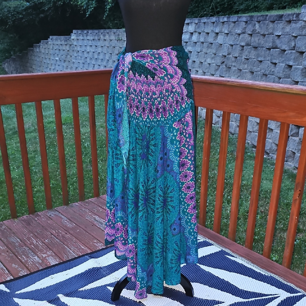Elegant Teal and Pink Maxi Skirt